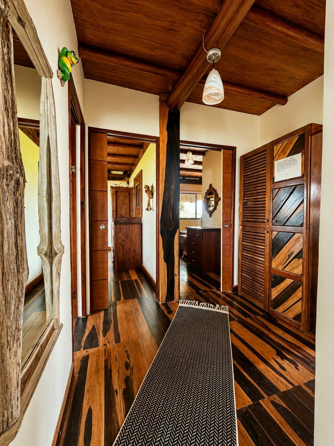 Penthouse detail